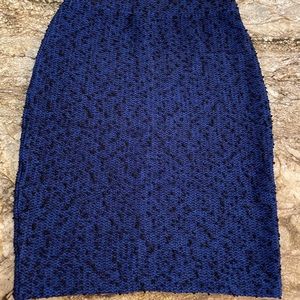 St John collection blue black textured pencil sz 4